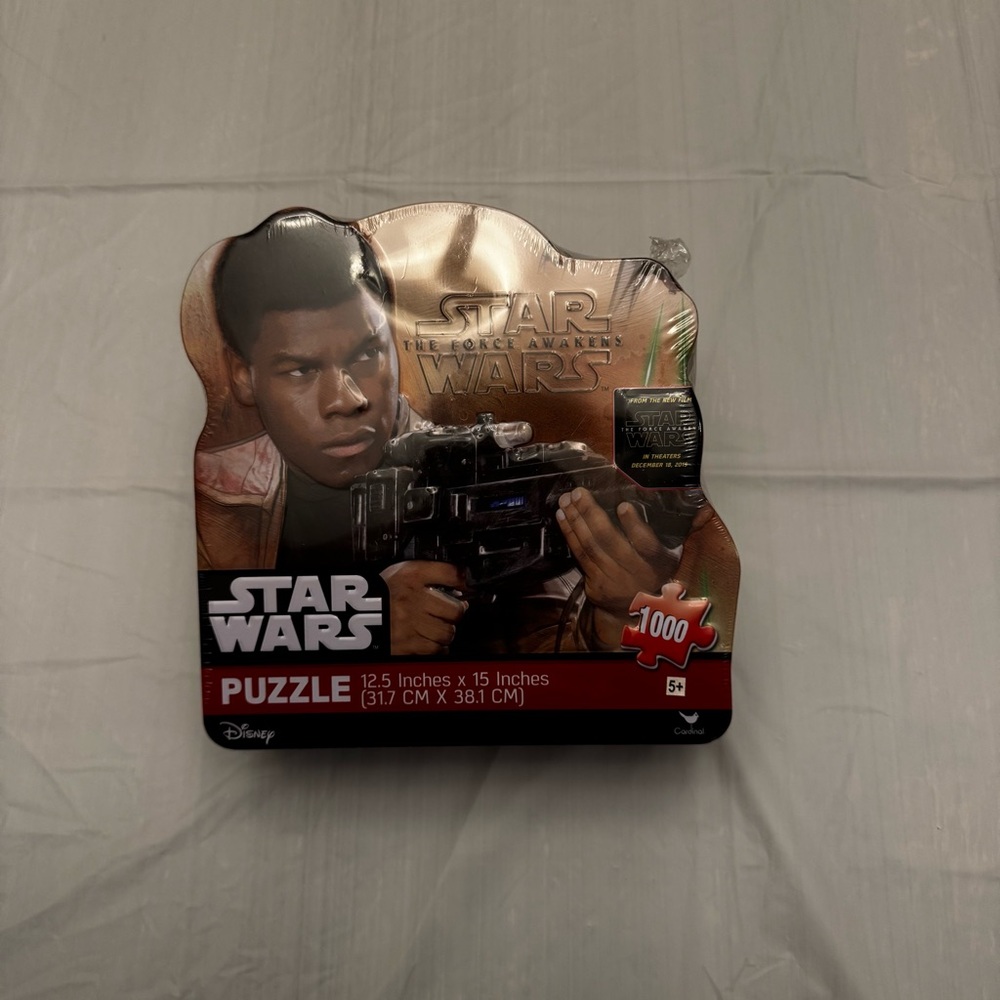 Disney Star Wars Collectors Puzzle 1000 Piece With Collectible Tin